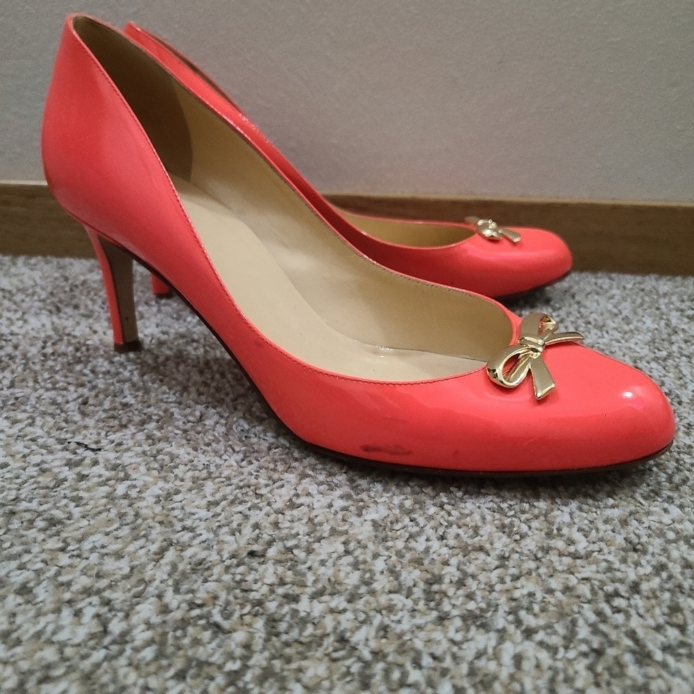 Kate Spade Catia Geranium Salmon Coral Patent Bow Barbiecore Heels Pumps - Picture 2 of 9